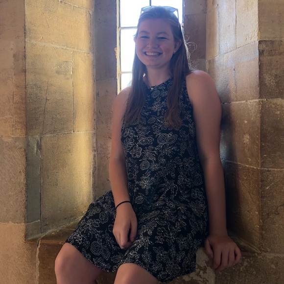 Meet your Posher, Miranda - Picture 2 of 2